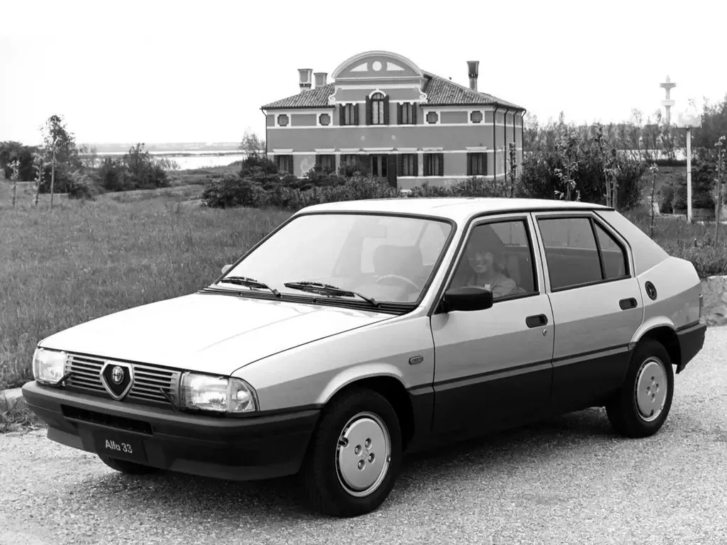 Alfa Romeo 33 1983, лифтбек, 1 поколение, 905 (05.1983 - 08.1986)