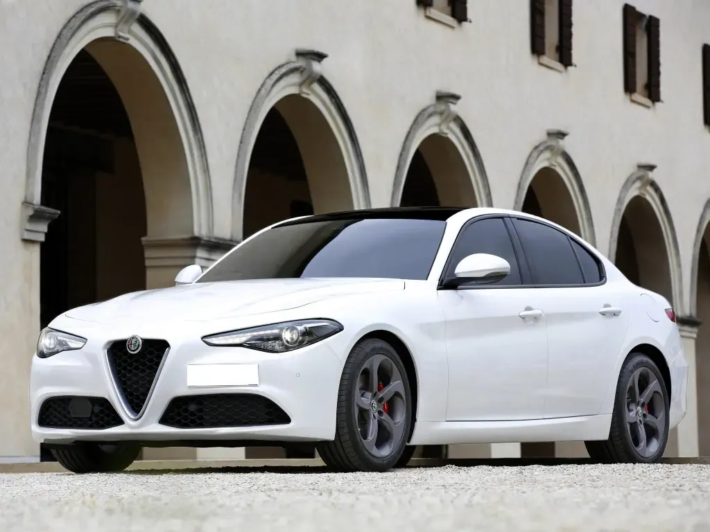 Alfa Romeo Giulia 2015, седан, 2 поколение, 952 (06.2015 - 12.2022)