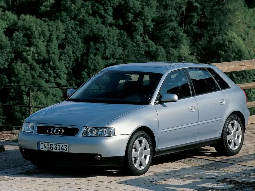 Audi A3 рестайлинг 2000, хэтчбек 5 дв., 1 поколение, 8L (09.2000 - 07.2003)