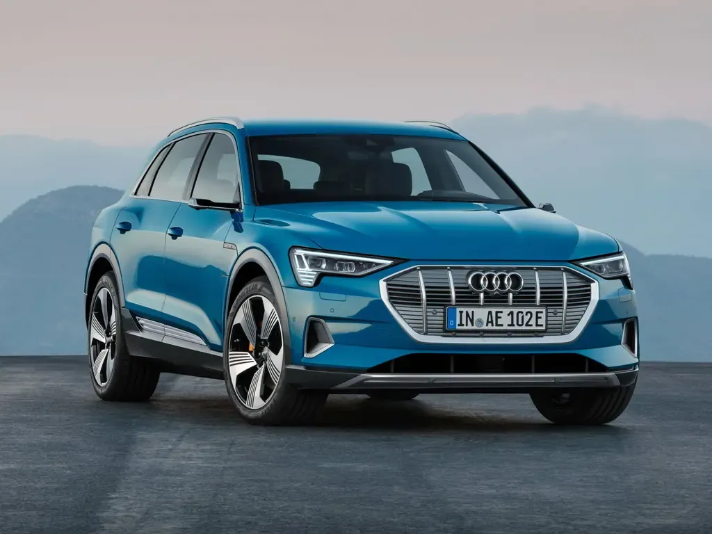 Audi e-tron 2018, джип/suv 5 дв., 1 поколение (10.2018 - 11.2022)