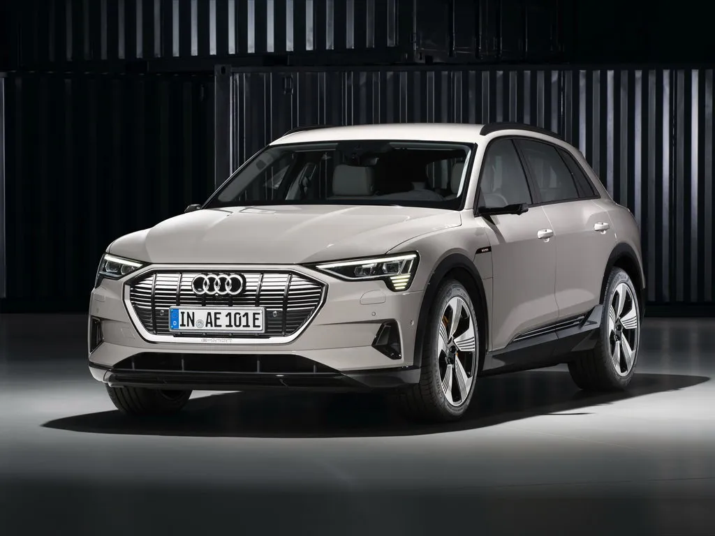 Audi e-tron 2018, джип/suv 5 дв., 1 поколение (10.2018 - 12.2022)