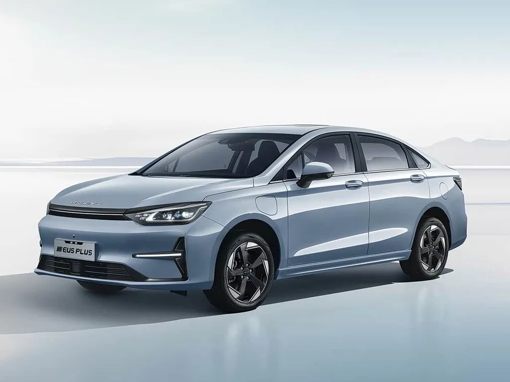 BAIC EU5 Plus рестайлинг 2023, седан, 1 поколение (08.2023 - н.в.)