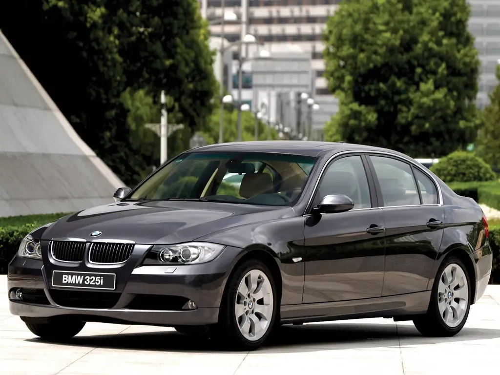 BMW 3-Series 2005, седан, 5 поколение, E90 (01.2005 - 08.2008)