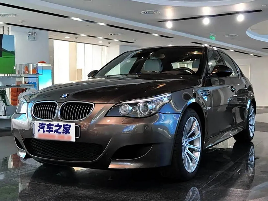 BMW M5 2005, седан, 4 поколение, E60 (01.2005 - 06.2011)