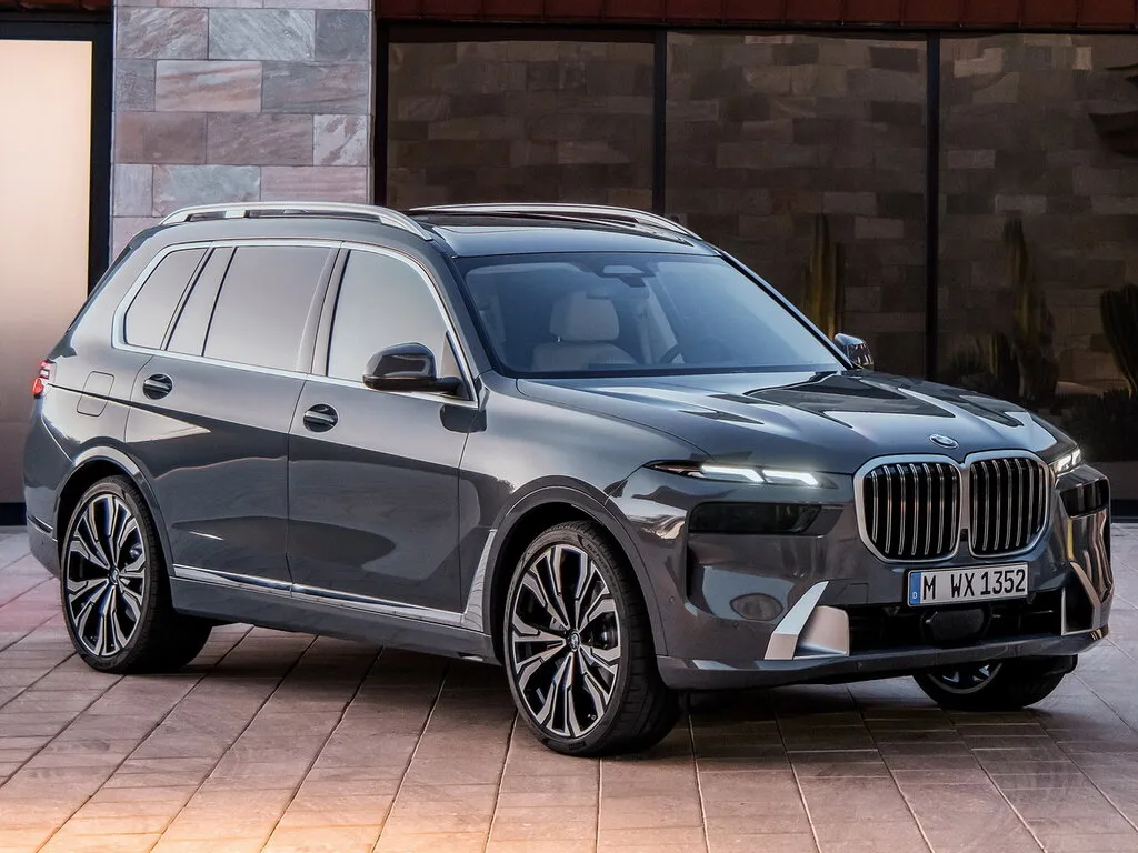 BMW X7 рестайлинг 2022, джип/suv 5 дв., 1 поколение, G07 (04.2022 - н.в.)