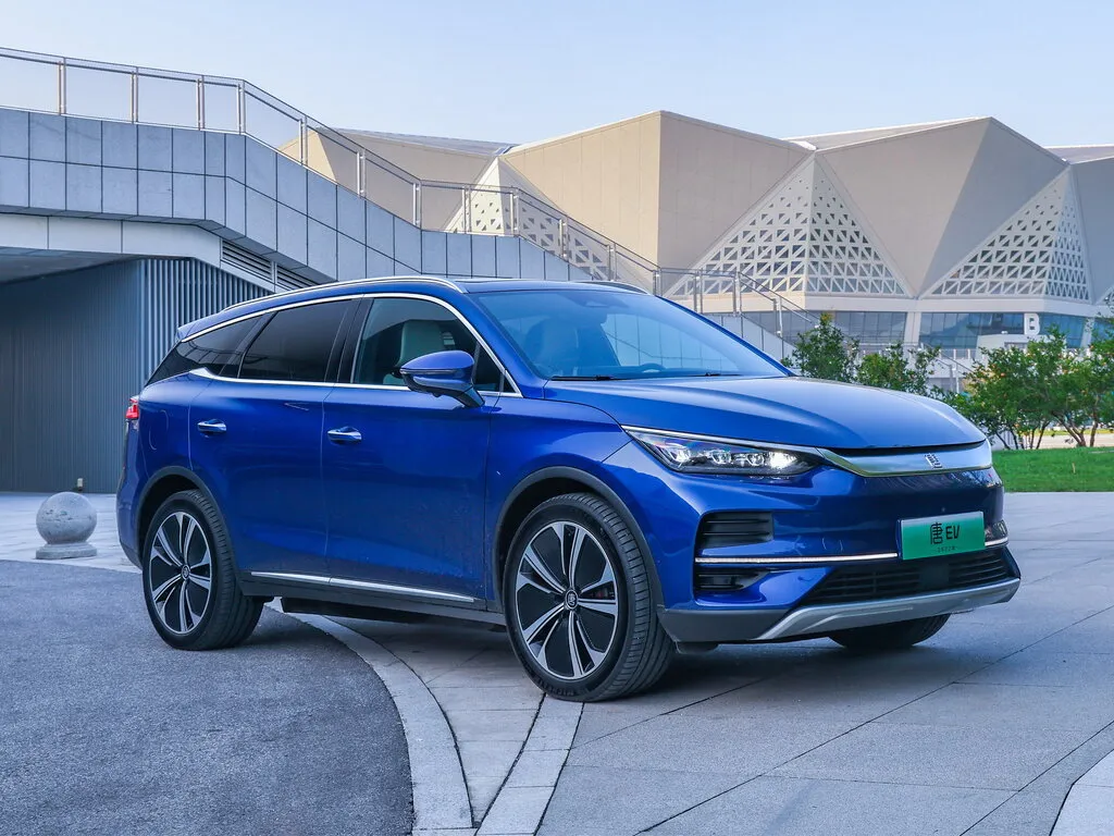 BYD Tang рестайлинг 2022, джип/suv 5 дв., 2 поколение (06.2022 - 01.2025)