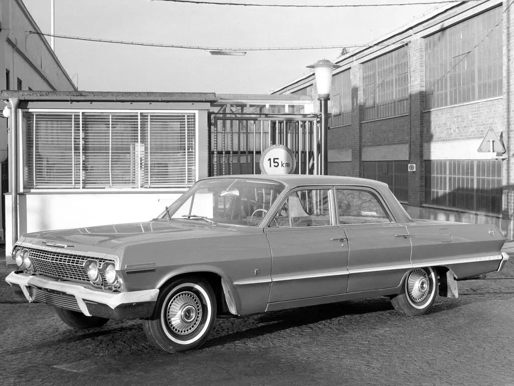 Chevrolet Impala 2-й рестайлинг 1962, седан, 3 поколение (10.1962 - 09.1963)