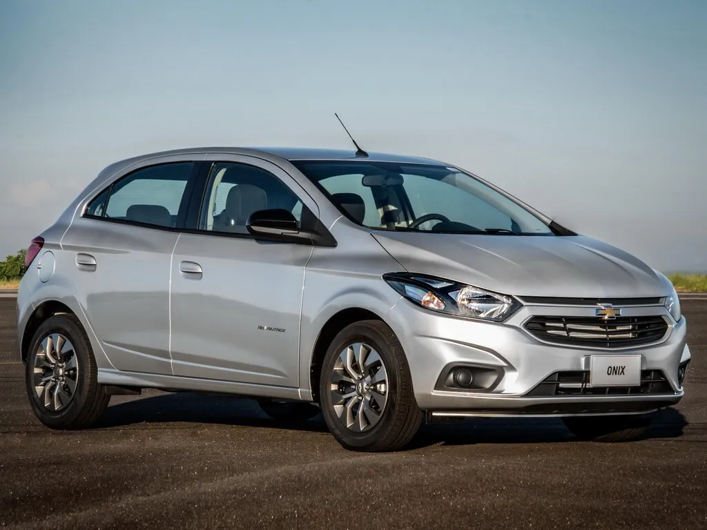 Chevrolet Onix рестайлинг 2016, хэтчбек 5 дв., 1 поколение (06.2016 - 08.2019)