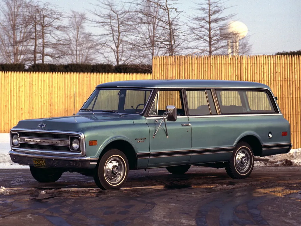 Chevrolet Suburban рестайлинг 1967, джип/suv 5 дв., 6 поколение (09.1967 - 09.1969)