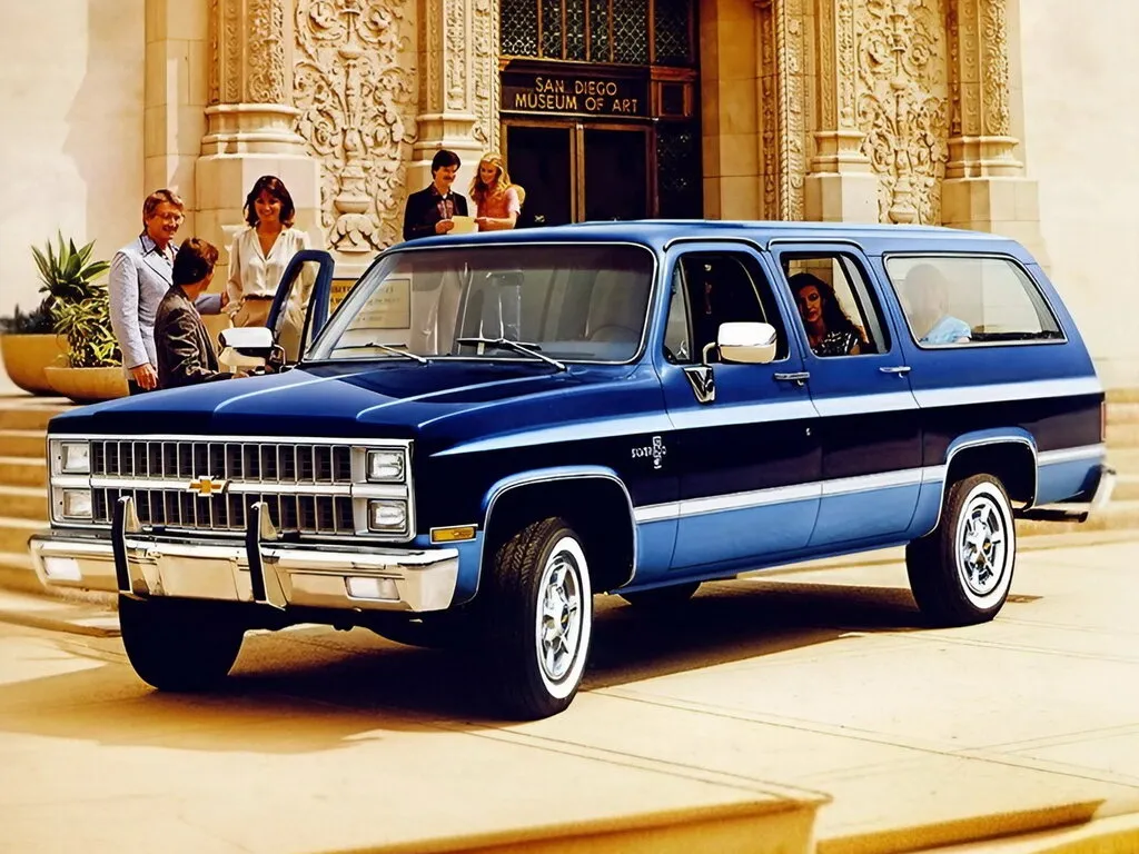 Chevrolet Suburban рестайлинг 1982, джип/suv 5 дв., 7 поколение (07.1982 - 06.1988)