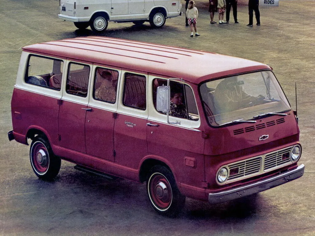 Chevrolet Van 1966, минивэн, 2 поколение (12.1966 - 11.1970)