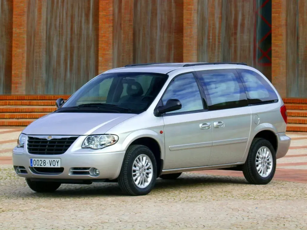 Chrysler Voyager рестайлинг 2004, минивэн, 4 поколение, RG (06.2004 - 12.2007)