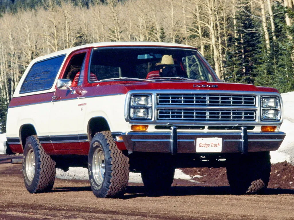 Dodge Ramcharger 2-й рестайлинг 1978, джип/suv 3 дв., 1 поколение (08.1978 - 07.1980)