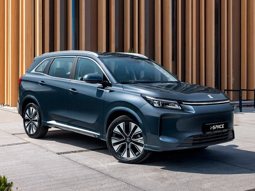 Эволют i-Space рестайлинг 2025, джип/suv 5 дв., 1 поколение (07.2025 - н.в.)