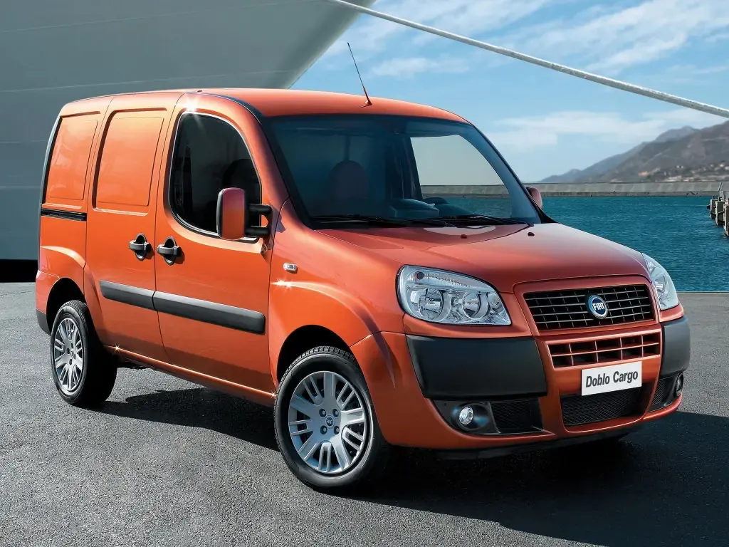 Fiat Doblo рестайлинг 2005, цельнометаллический фургон, 1 поколение (10.2005 - 10.2016)