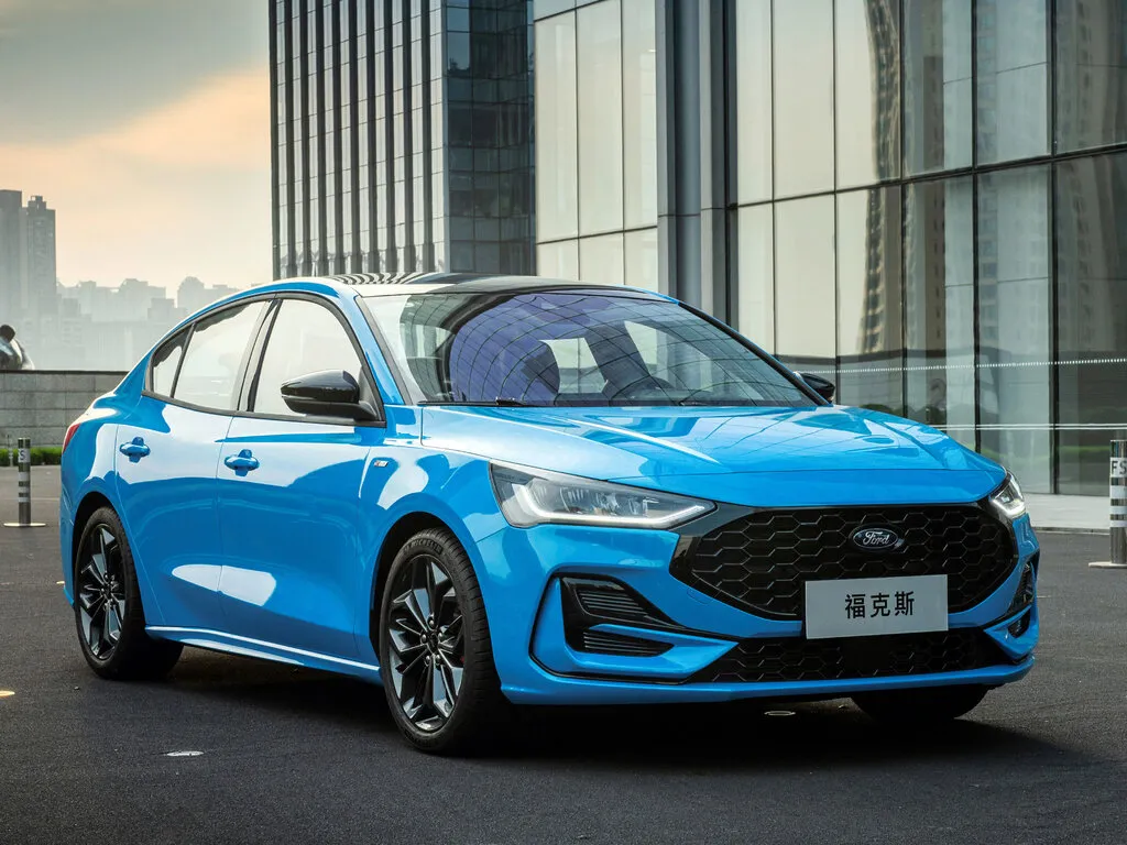 Ford Focus рестайлинг 2022, седан, 4 поколение, IV (06.2022 - 06.2024)