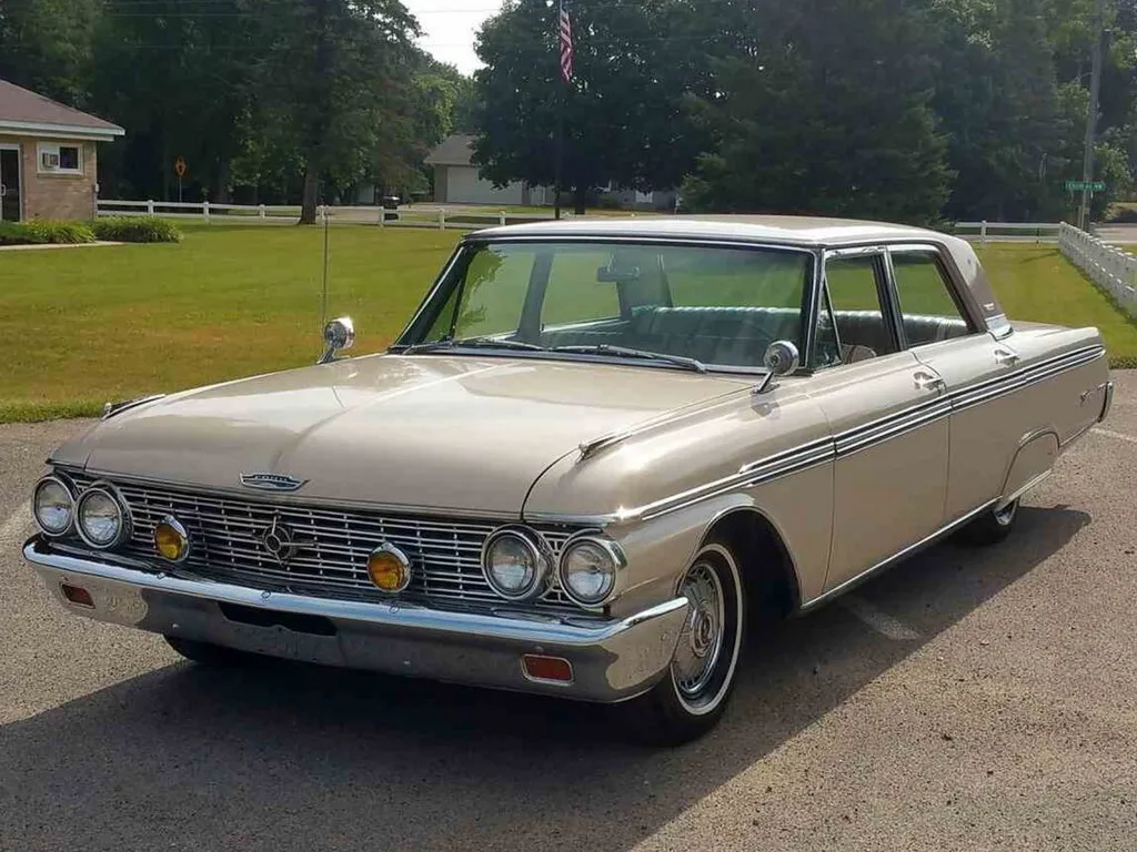 Ford Galaxie 2-й рестайлинг 1961, седан, 2 поколение (10.1961 - 09.1962)