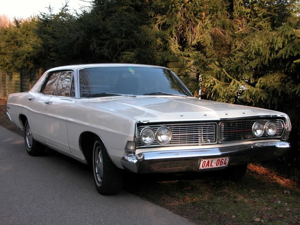 Ford Galaxie 3-й рестайлинг 1967, седан, 3 поколение (10.1967 - 09.1968)