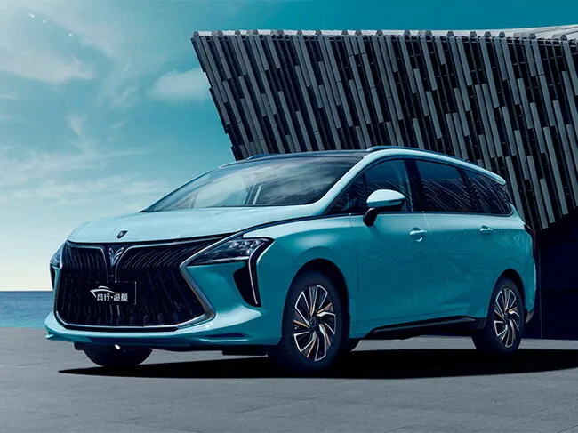 Forthing M4 Yacht 2022, минивэн, 1 поколение (04.2022 - н.в.)