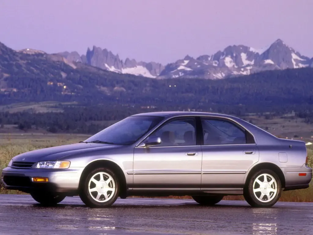 Honda Accord 1993, седан, 5 поколение, CD (09.1993 - 07.1995)