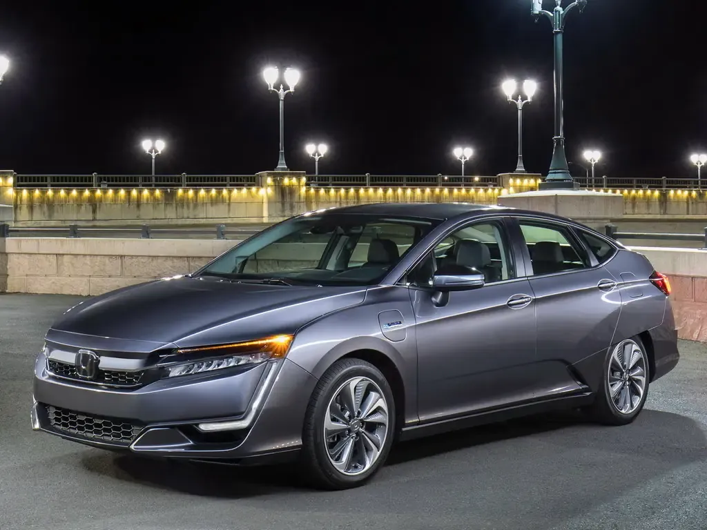 Honda Clarity 2015, седан, 2 поколение (10.2015 - н.в.)