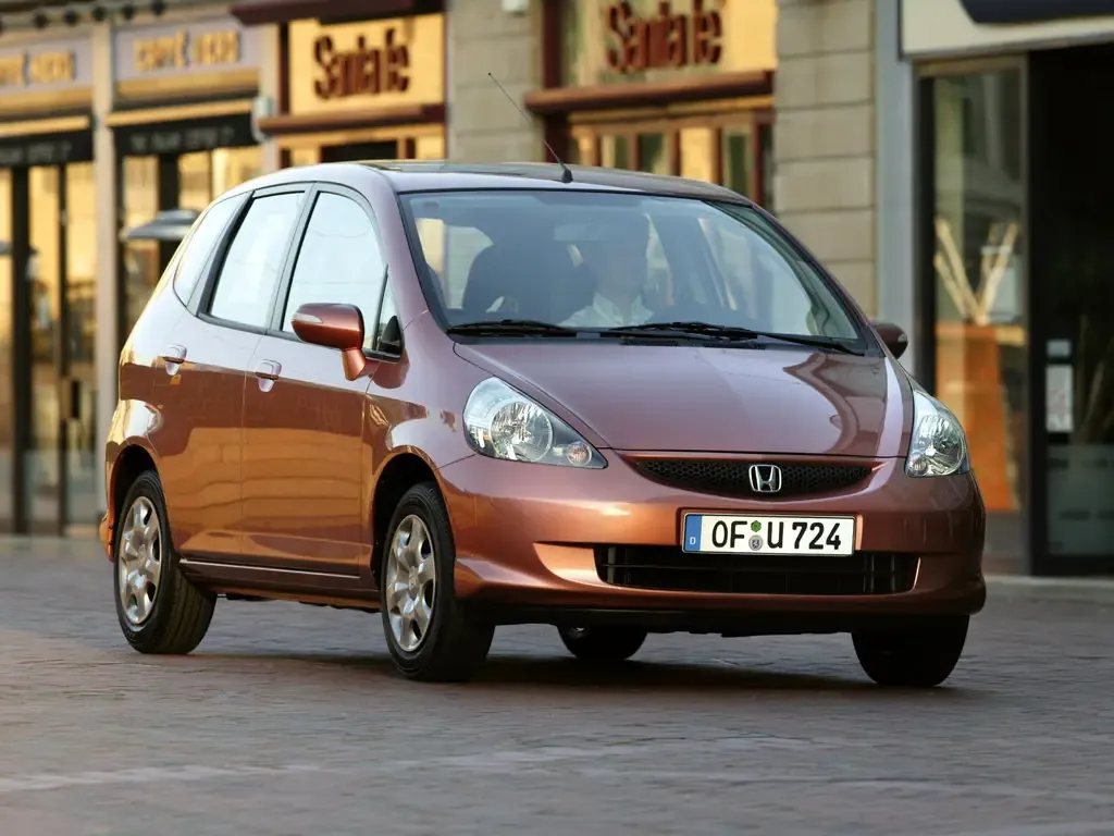 Honda Jazz рестайлинг 2005, хэтчбек 5 дв., 1 поколение, GD (09.2005 - 10.2008)