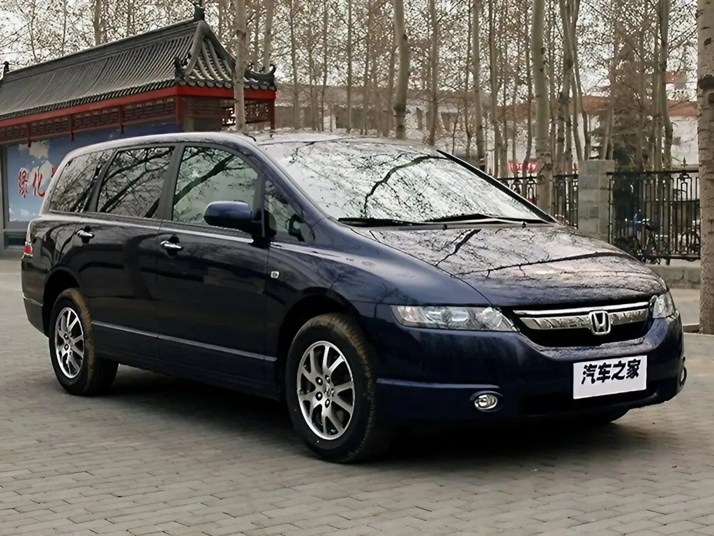 Honda Odyssey рестайлинг 2006, минивэн, 3 поколение (04.2006 - 09.2009)