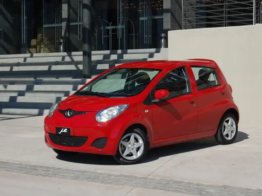 JAC J2 2014, хэтчбек 5 дв., 1 поколение (07.2014 - 12.2015)