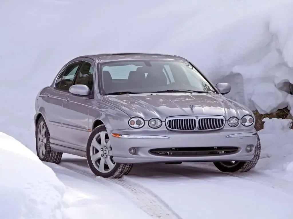 Jaguar X-Type 2001, седан, 1 поколение (06.2001 - 04.2007)