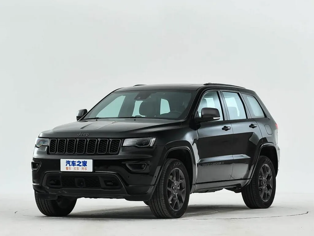 Jeep Grand Cherokee 2-й рестайлинг 2016, джип/suv 5 дв., 4 поколение (03.2016 - 09.2021)