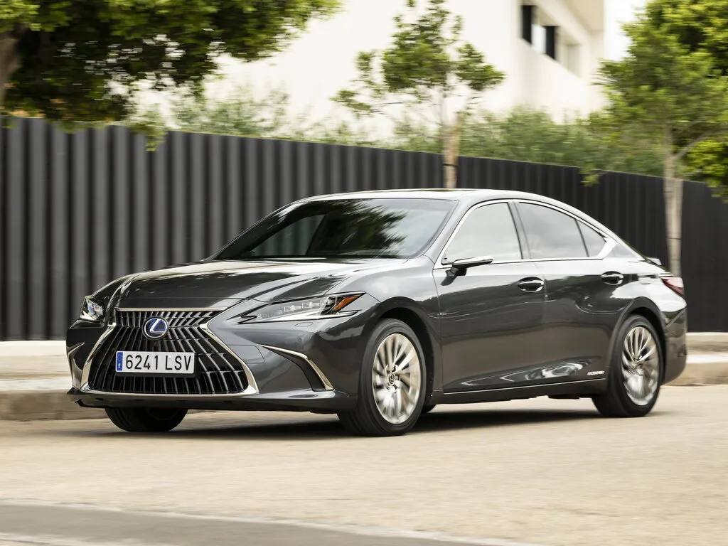 Lexus ES300h рестайлинг 2021, седан, 7 поколение, XZ10 (08.2021 - н.в.)