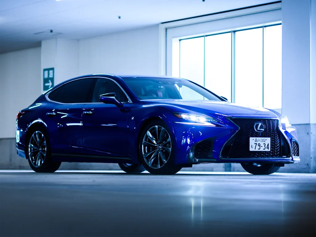 Lexus LS500 2017, седан, 5 поколение (01.2017 - 11.2020)