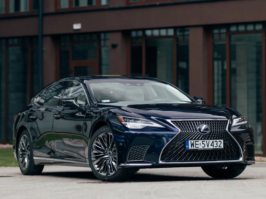 Lexus LS500h рестайлинг 2020, седан, 5 поколение, XF50 (07.2020 - н.в.)