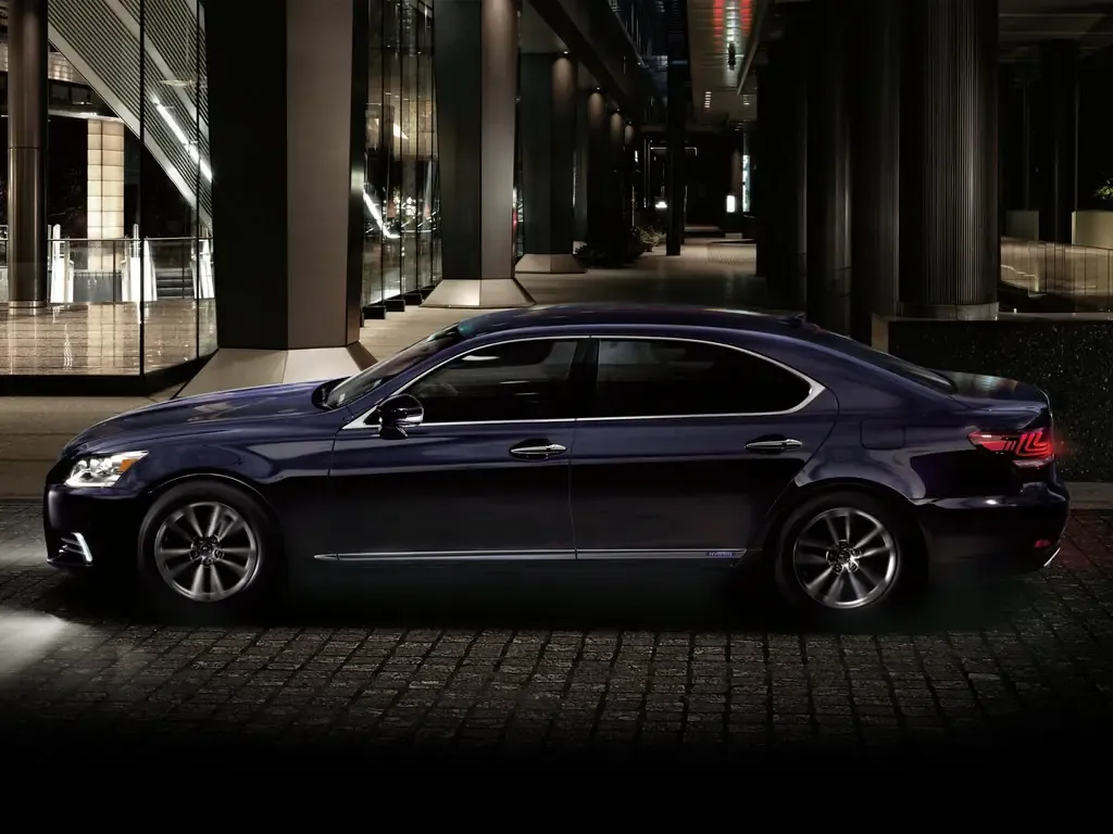 Lexus LS600hL 2-й рестайлинг 2012, седан, 4 поколение, XF40 (07.2012 - 09.2017)