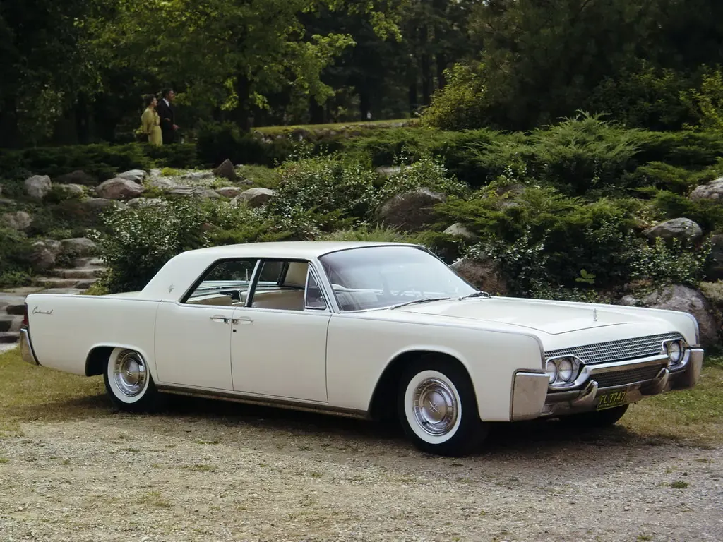 Lincoln Continental 1960, седан, 4 поколение (11.1960 - 10.1961)