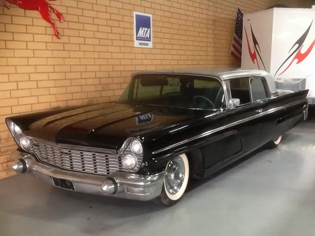 Lincoln Continental 2-й рестайлинг 1959, купе, 3 поколение, Mark V (11.1959 - 10.1960)