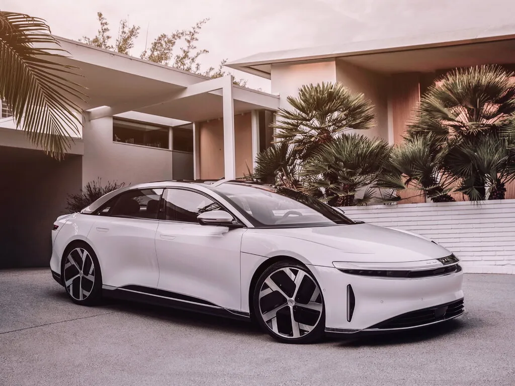 Lucid Air 2021, седан, 1 поколение (09.2021 - н.в.)