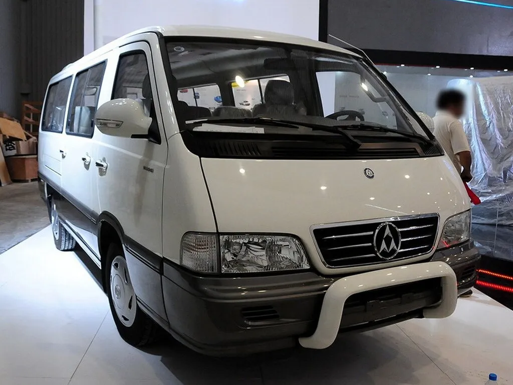 Maxus Istana 2013, автобус, 1 поколение (08.2013 - 06.2016)