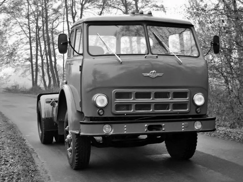 МАЗ 504 1970, седельный тягач, 2 поколение (01.1970 - 12.1987)