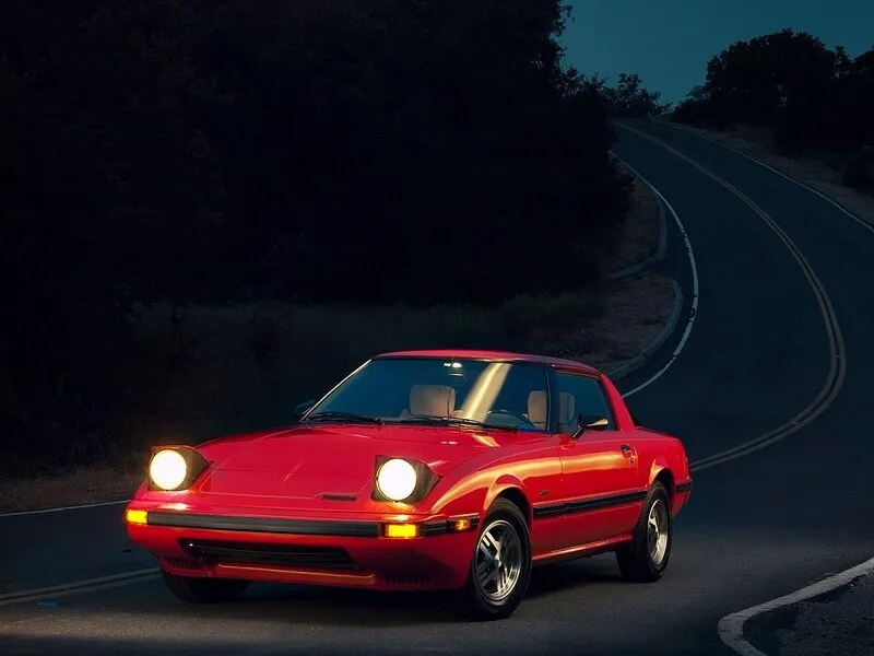 Mazda RX-7 рестайлинг 1981, купе, 1 поколение, SA (03.1981 - 11.1985)