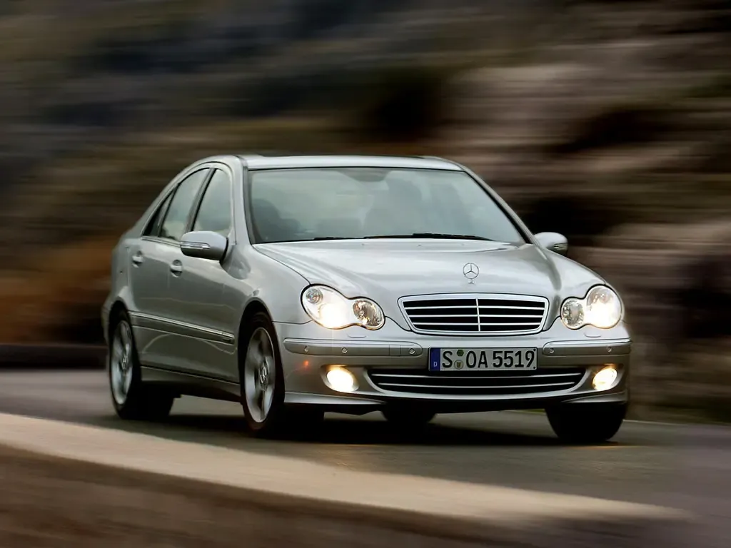 Mercedes-Benz C-Class рестайлинг 2004, седан, 2 поколение, W203 (03.2004 - 02.2007)