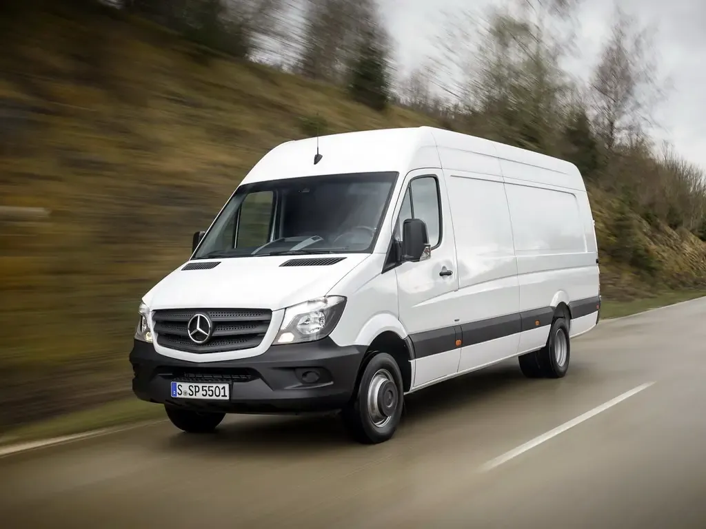 Mercedes-Benz Sprinter рестайлинг 2013, цельнометаллический фургон, 2 поколение, NCV3 (09.2013 - 01.2018)