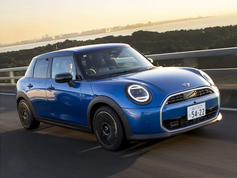 MINI Hatch 2024, хэтчбек 5 дв., 4 поколение (06.2024 - н.в.)