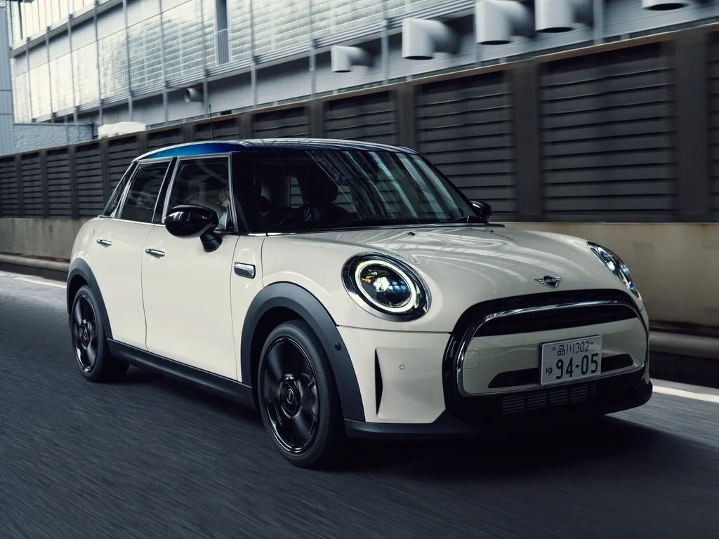 MINI Hatch 2-й рестайлинг 2021, хэтчбек 5 дв., 3 поколение, F55 (05.2021 - 05.2024)