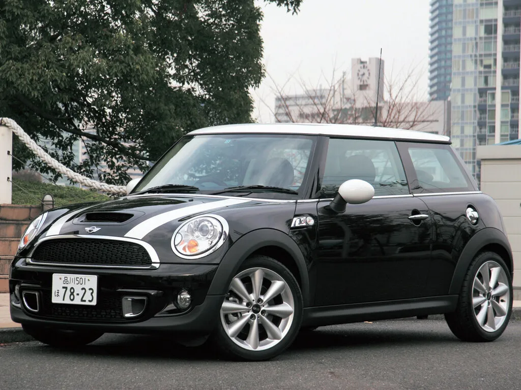 MINI Hatch рестайлинг 2010, хэтчбек 3 дв., 2 поколение, R56 (10.2010 - 03.2014)