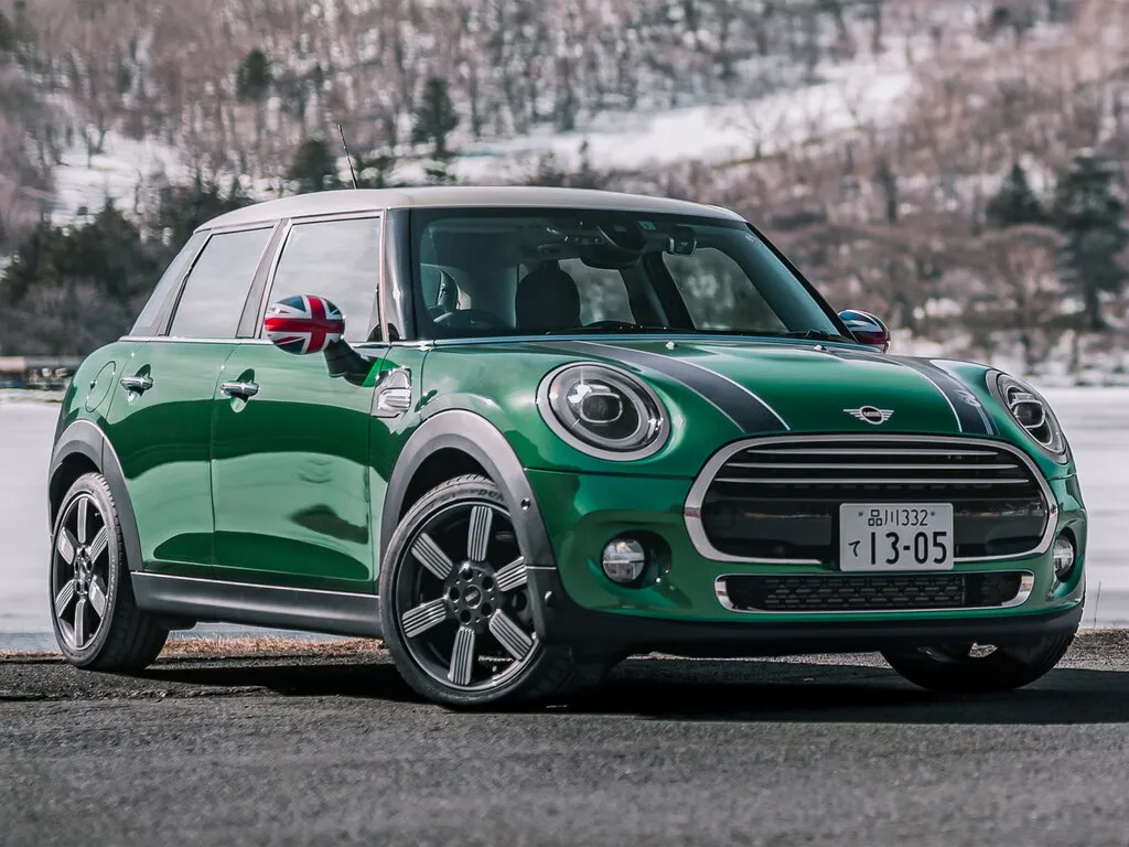 MINI Hatch рестайлинг 2018, хэтчбек 5 дв., 3 поколение, F55 (05.2018 - 04.2021)