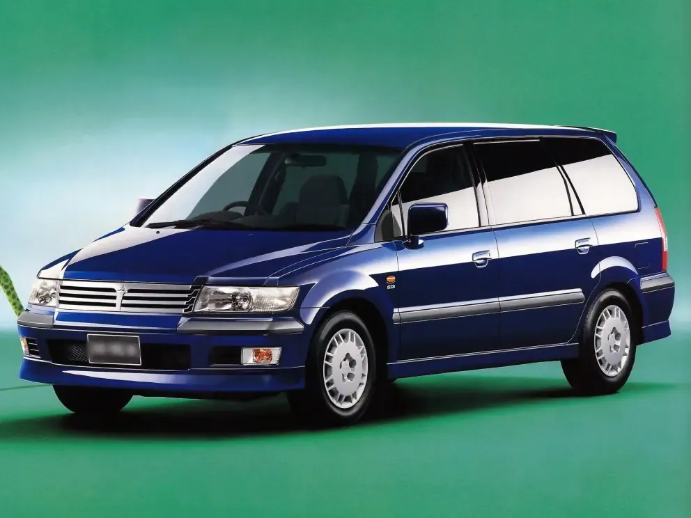 Mitsubishi Chariot Grandis 1997, минивэн, 1 поколение (10.1997 - 06.2000)