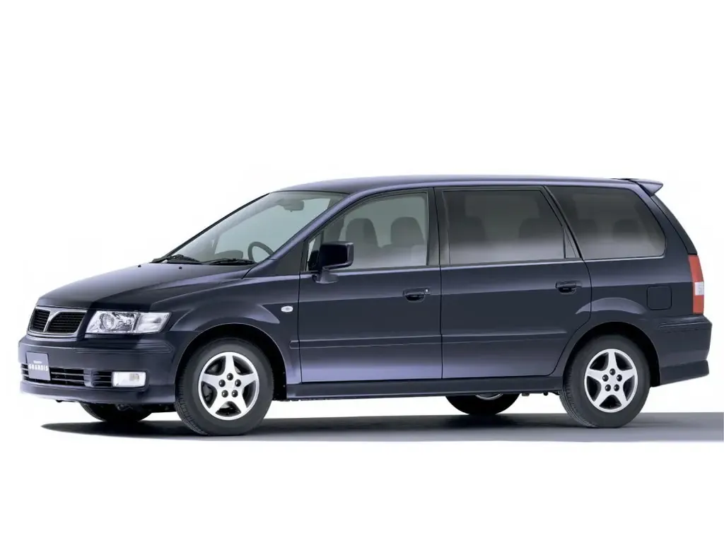 Mitsubishi Chariot Grandis рестайлинг 2000, минивэн, 1 поколение (07.2000 - 04.2003)