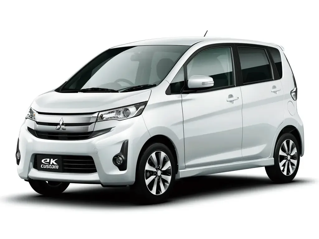 Mitsubishi ek Custom 2013, хэтчбек 5 дв., 1 поколение (06.2013 - 09.2015)