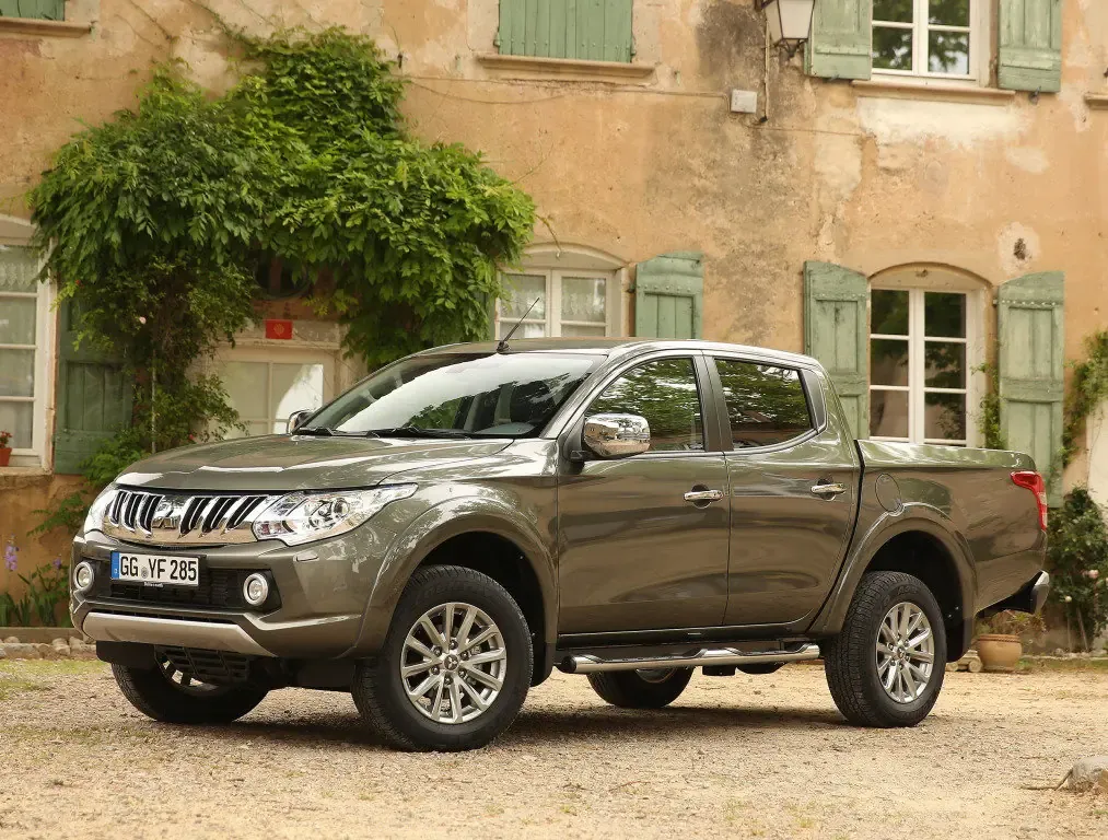 Mitsubishi L200 2015, пикап, 5 поколение, KJ/KK/KL (08.2015 - 09.2019)